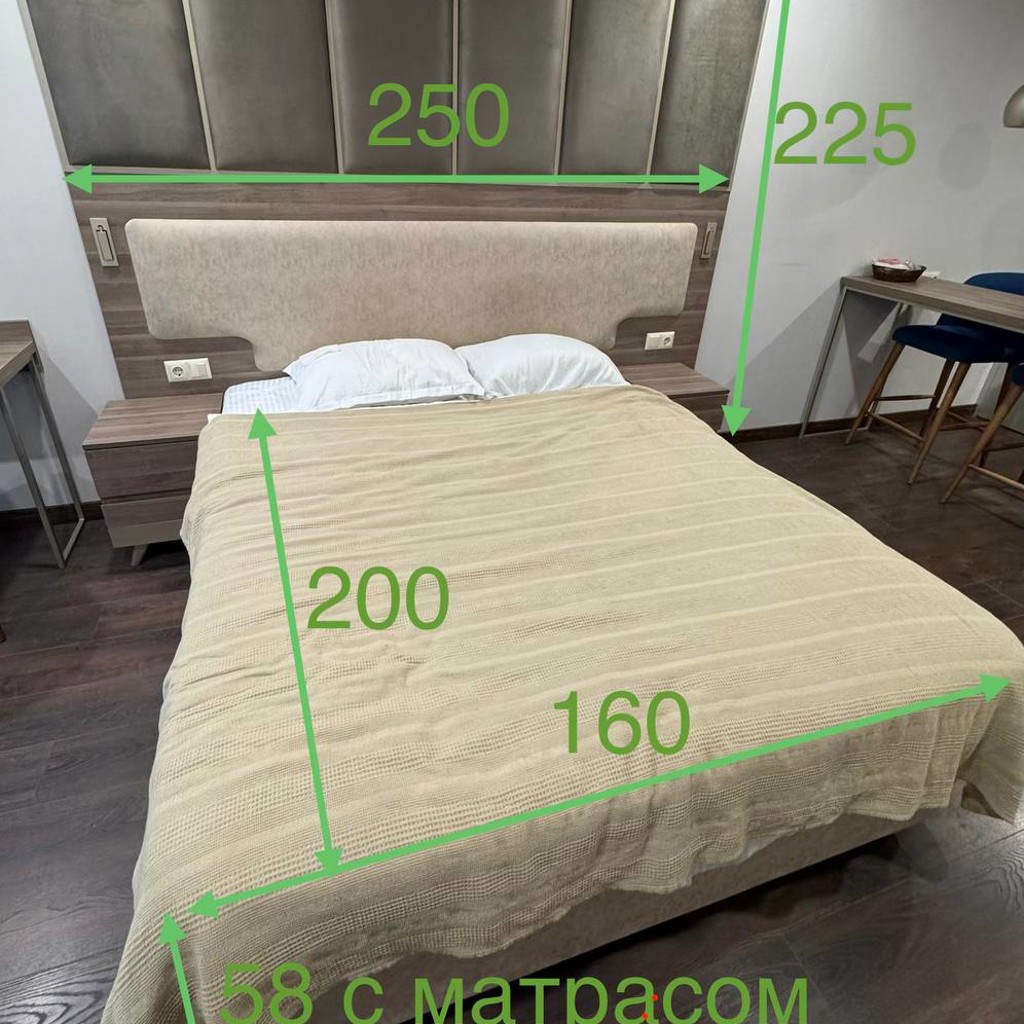 Кровать