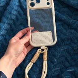 Чехол на iPhone 17 Pro Max - фото 1