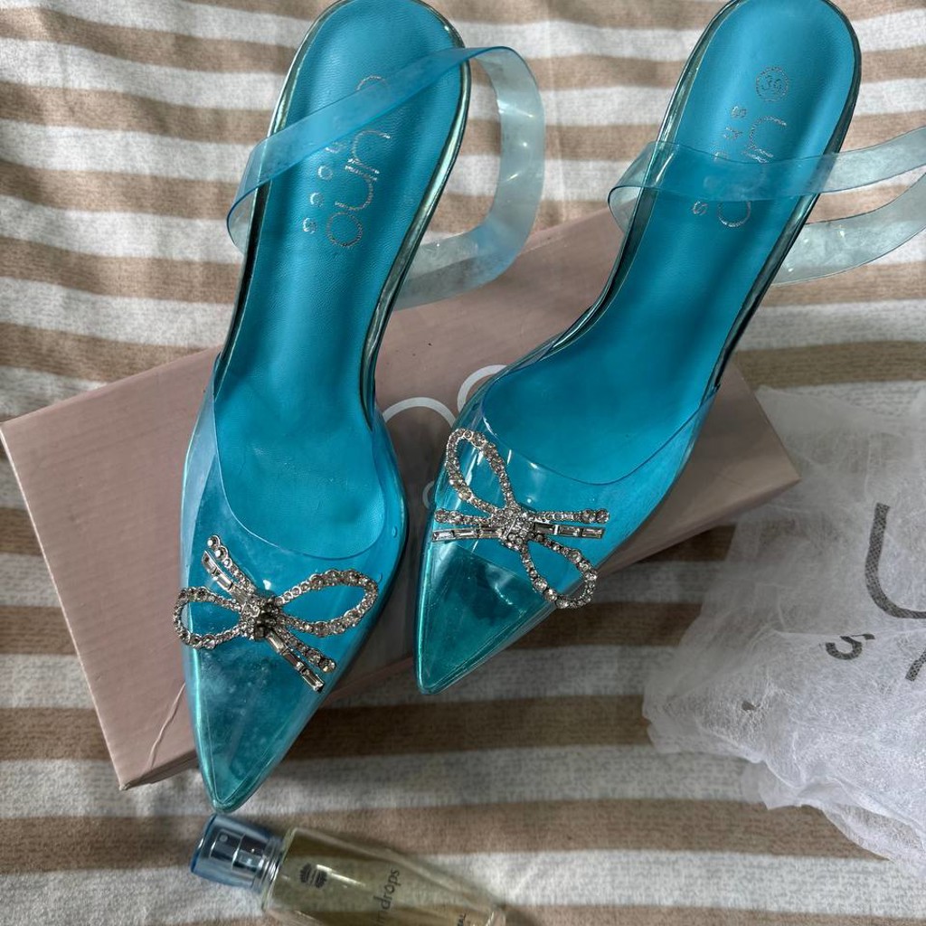 Босоножки UNO shoes