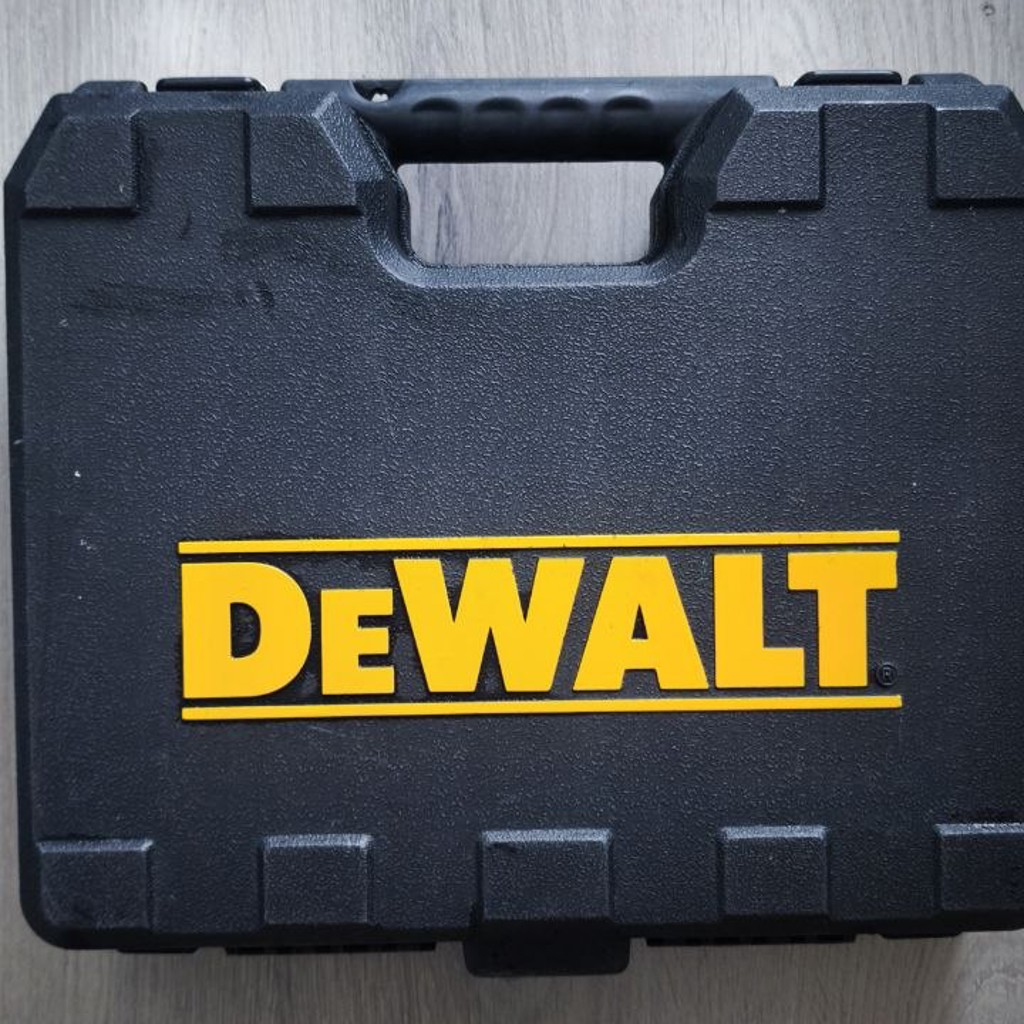 Шуруповёрт DeWALT