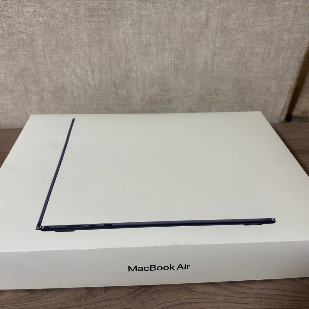 Коробка от MacBook Air