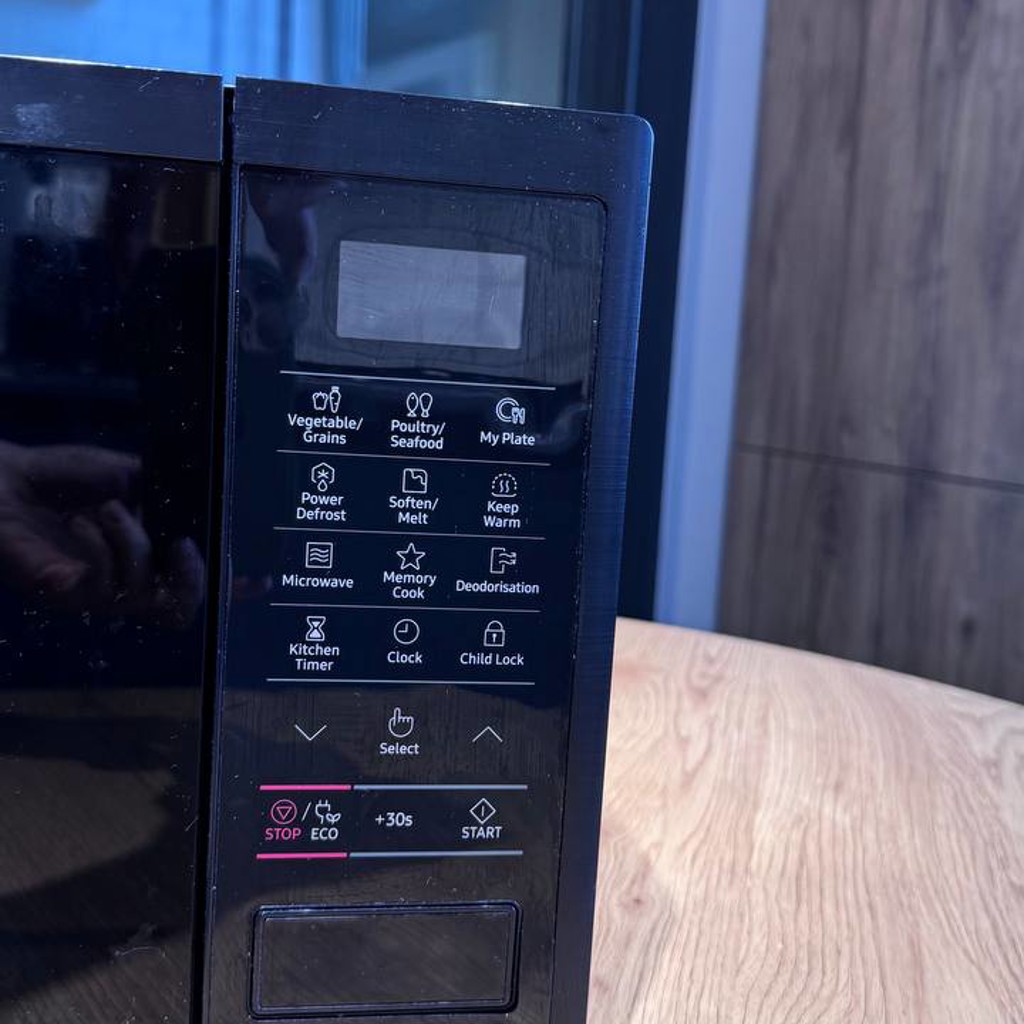 Микроволновка Samsung ms23j5133ak