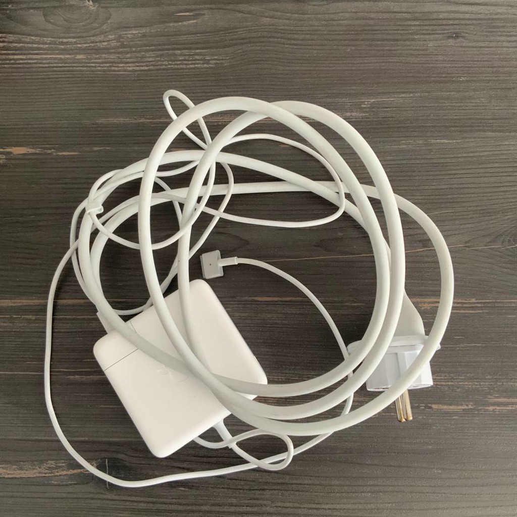 Зарядка MagSafe для MacBook