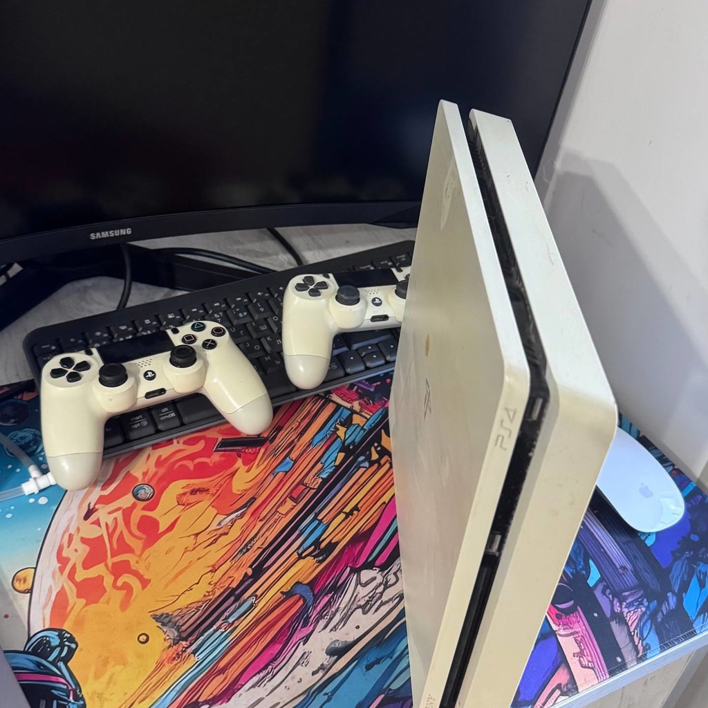PS4 Slim