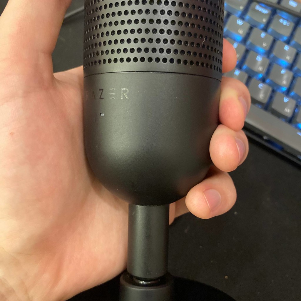 Микрофон Razer Seiren Mini V3