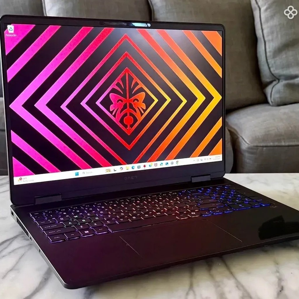 Игровой ноутбук HP OMEN 15-ek1017ur