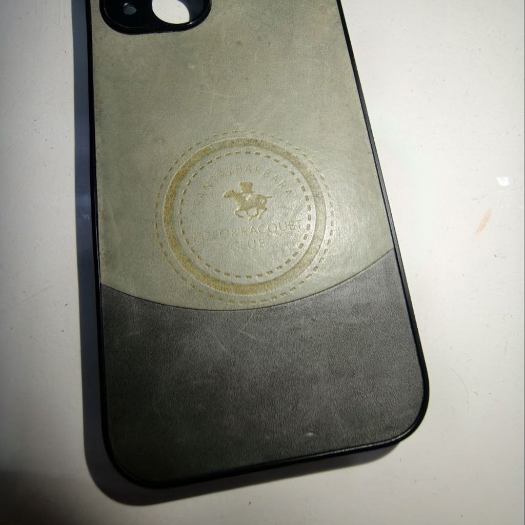 Чехол на iPhone 13