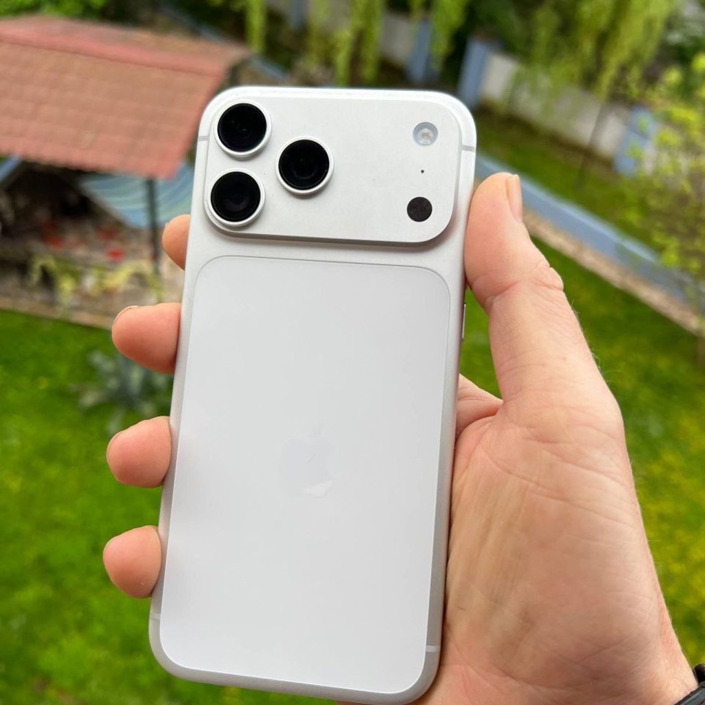 IPhone 17 PRO MAXX