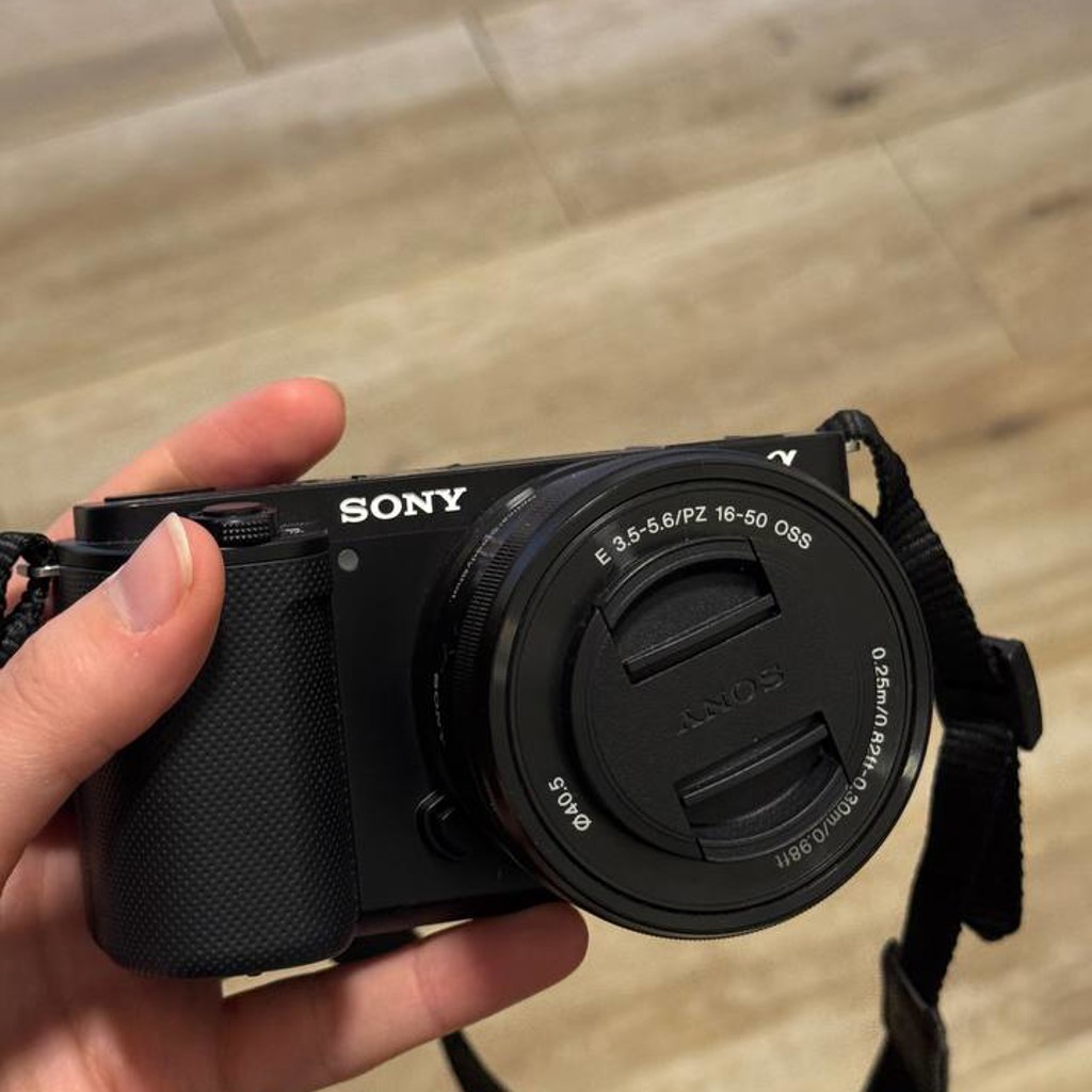 Sony ZV-E10