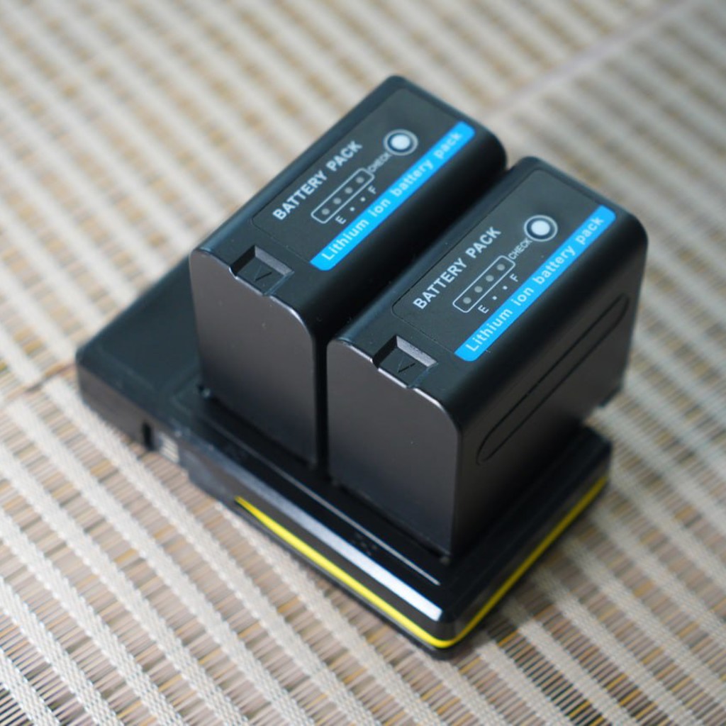 Аккумуляторы NP-F960 с зарядкой