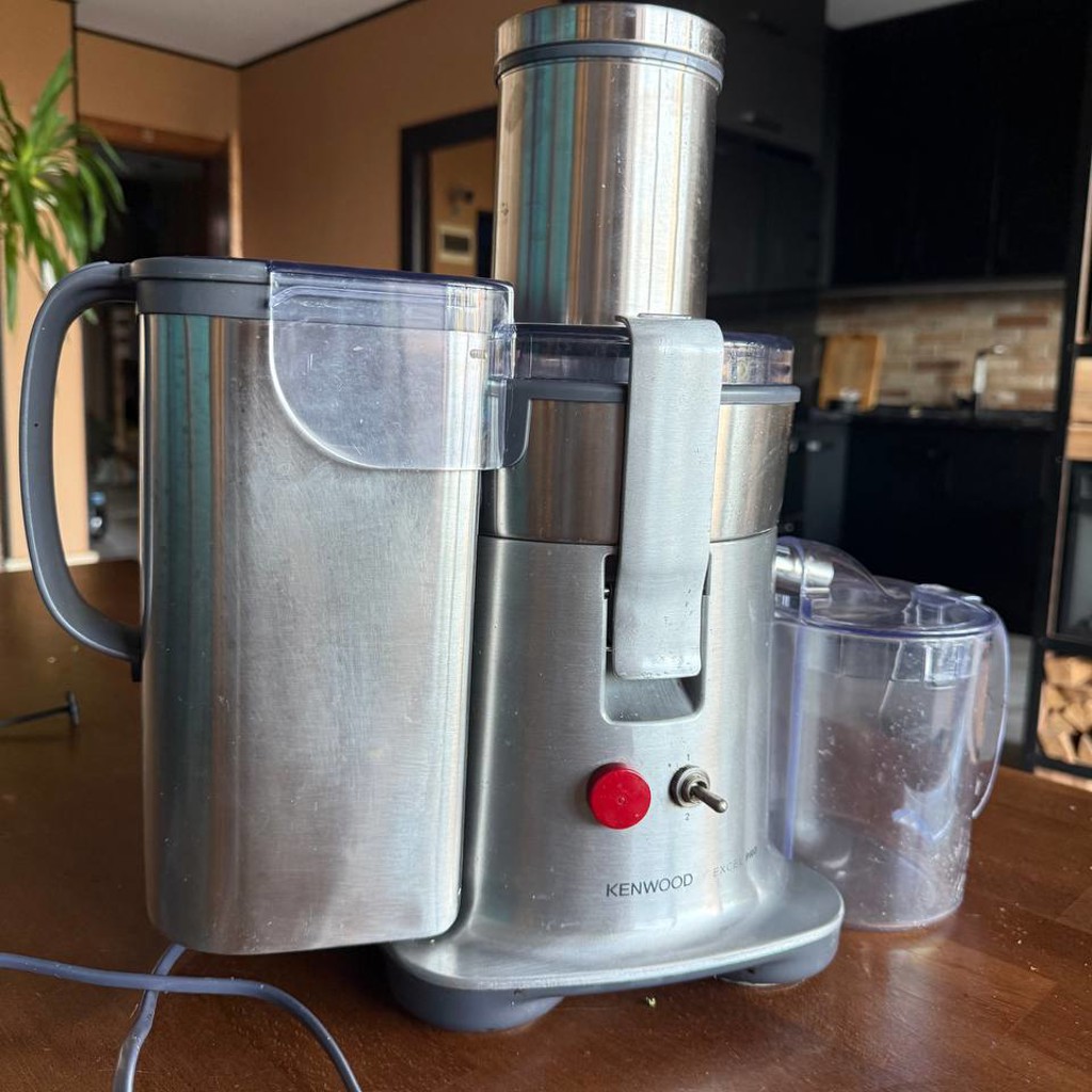 Соковыжималка Kenwood je880