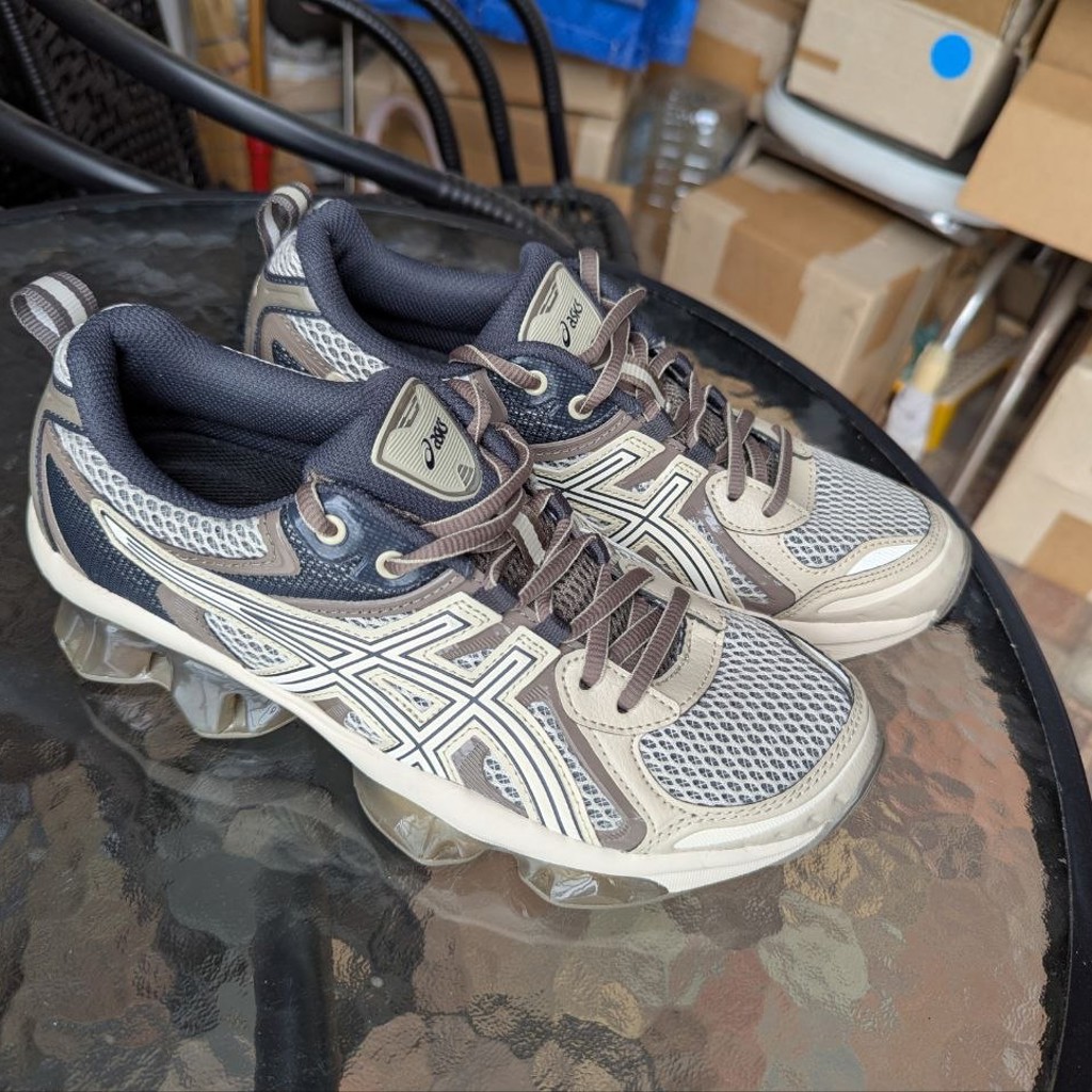 Женские кроссовки ASICS GEL-QUANTUM KINETIC