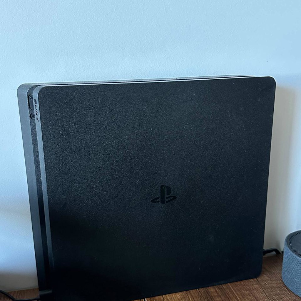 Sony PlayStation 4 Slim
