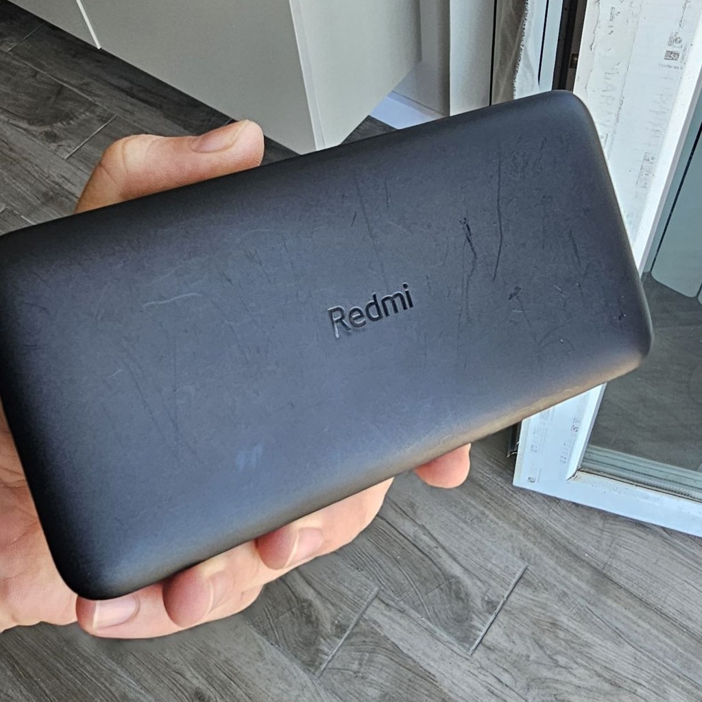 Повербанк Xiaomi Redmi Fast Charge