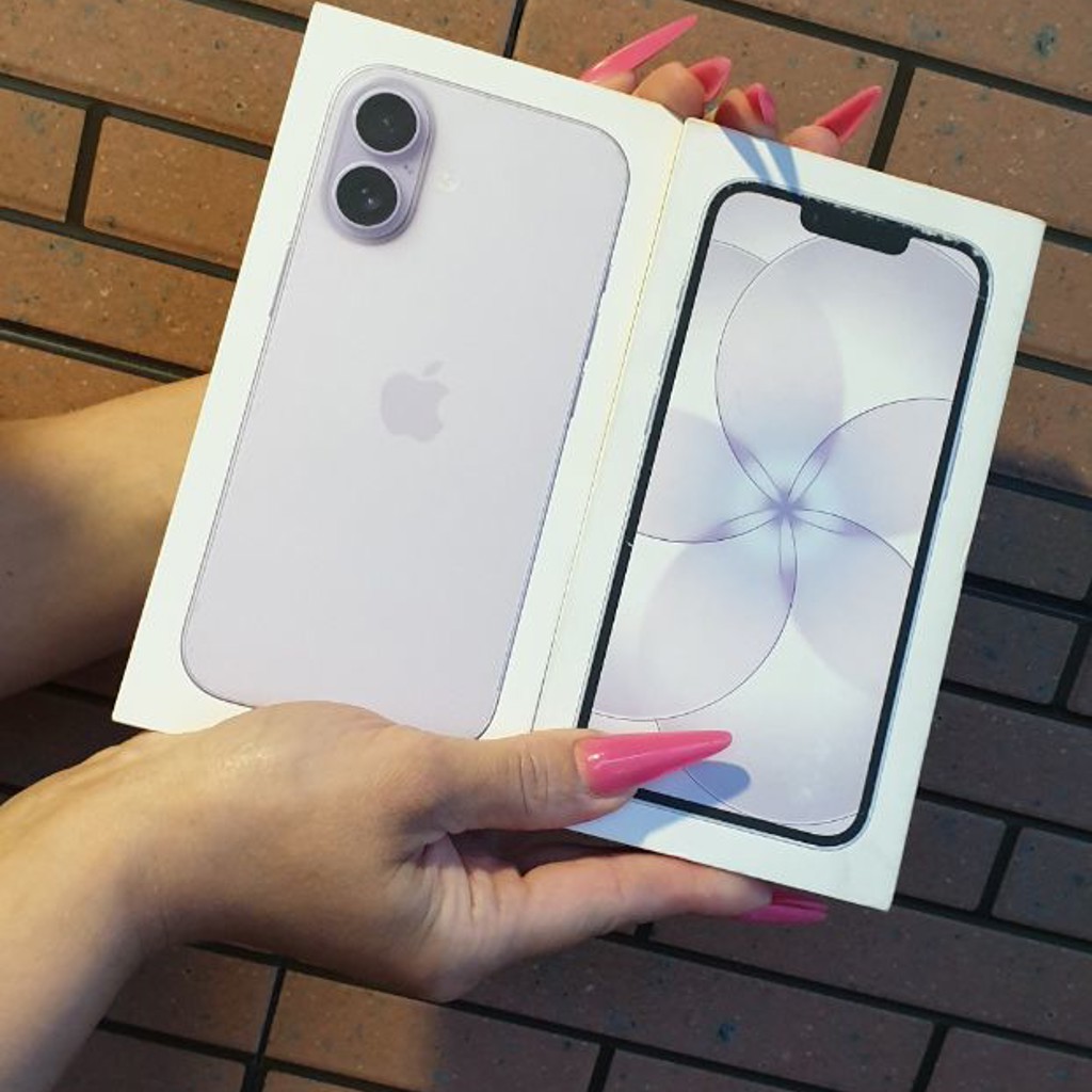 IPhone 17 e white