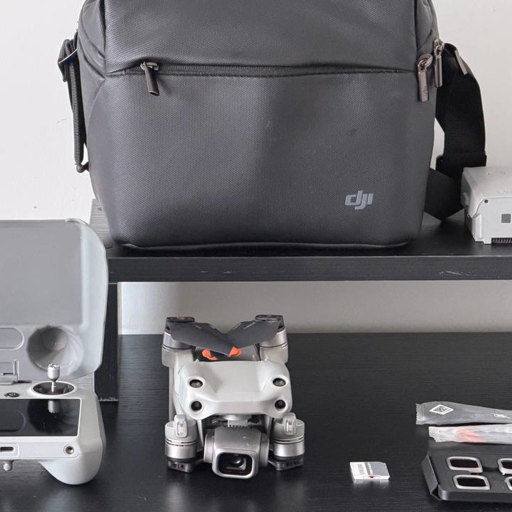 Квадрокоптер DJI Air 2S (Fly More Combo)