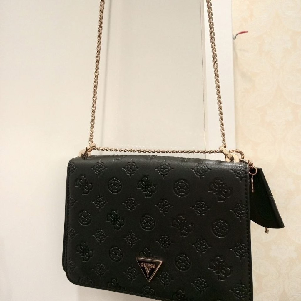 Сумочка Guess