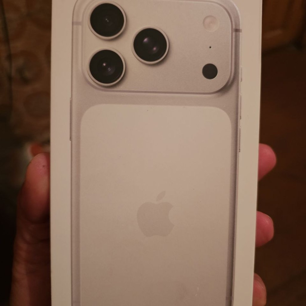 IPhone 17 Pro max 256 esim Silver