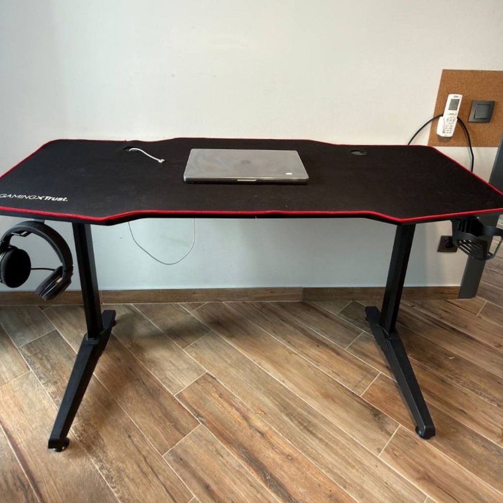 Игровой геймерский стол
