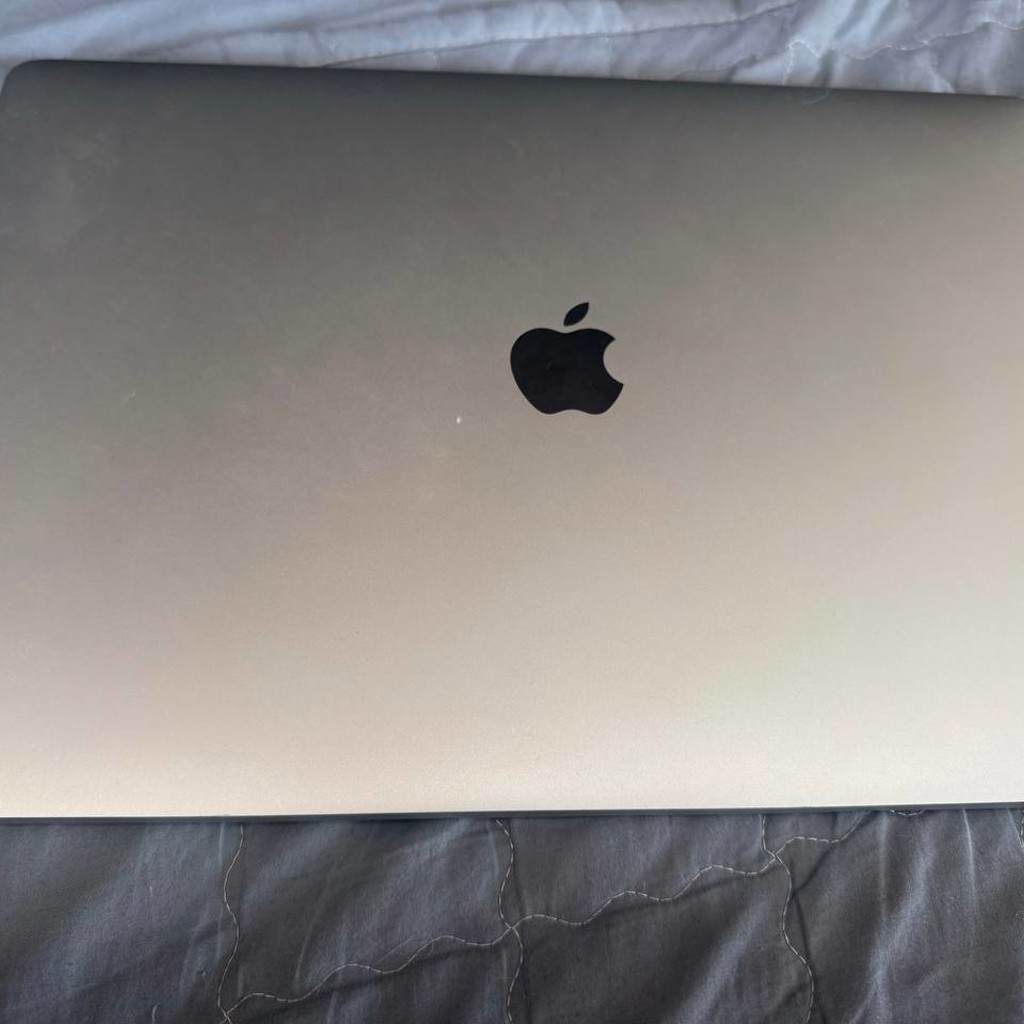 Ноутбук MacBook Pro