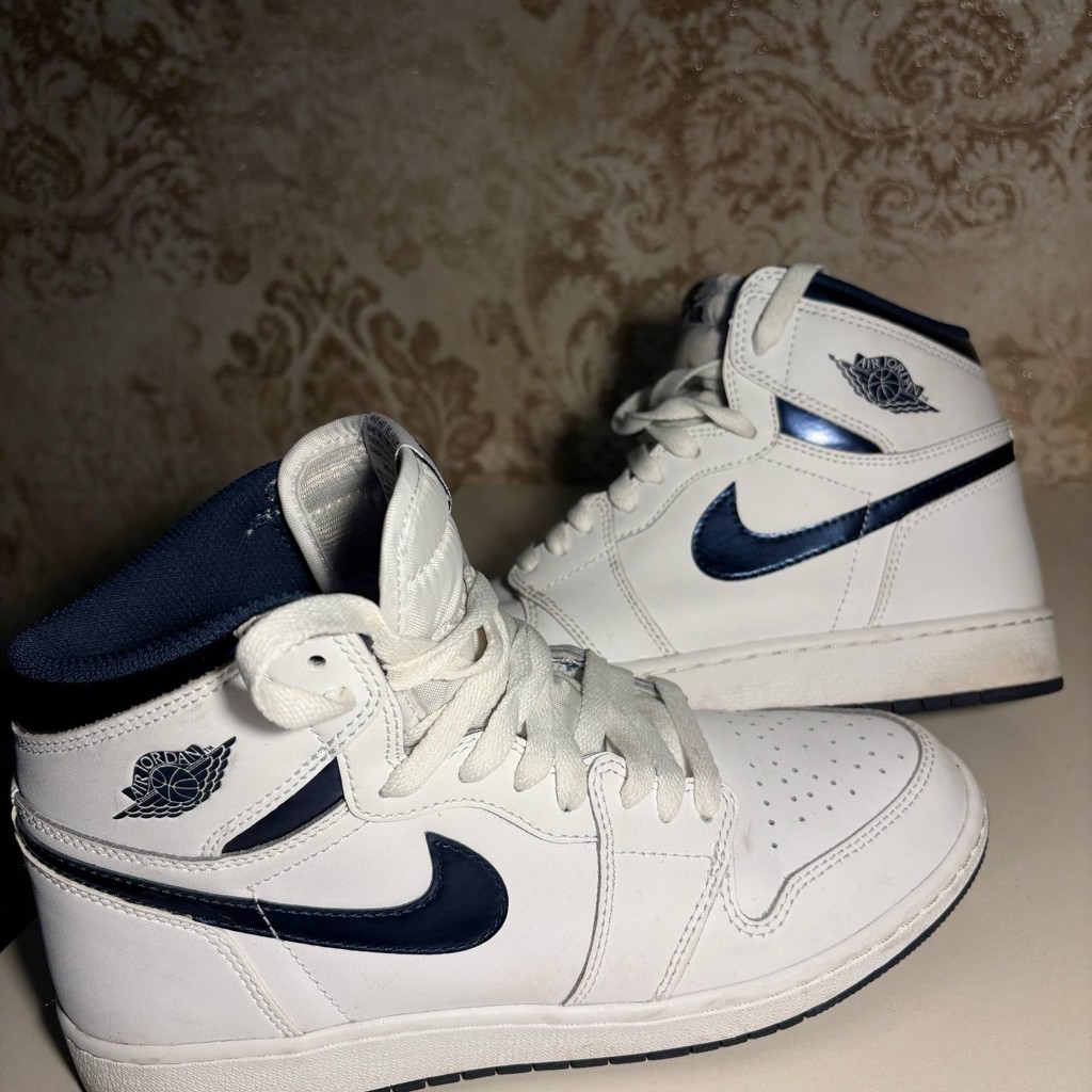 Кроссовки Air Jordan 1 Retro High OG BG 'Metallic Navy'