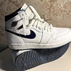 Кроссовки Air Jordan 1 Retro High OG BG 'Metallic Navy' - фото 5