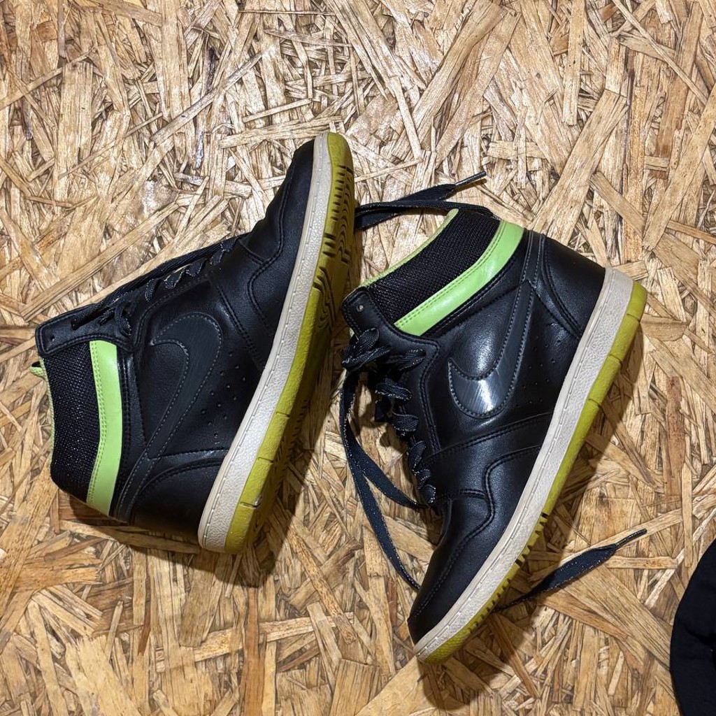 Кроссовки Nike