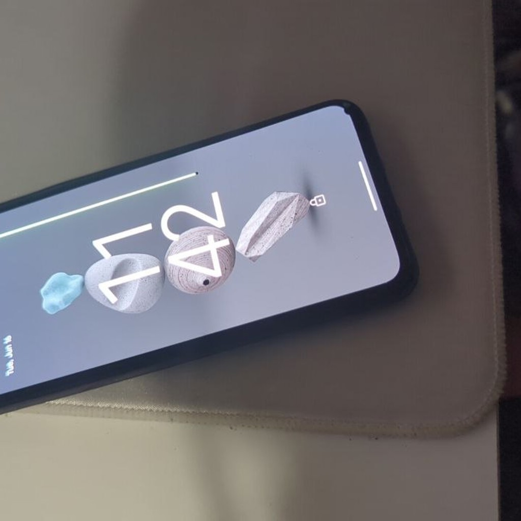 Телефон Google Pixel 5