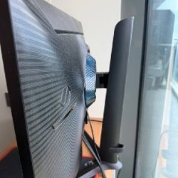 Samsung Odyssey G4 27” 240Hz - фото 2