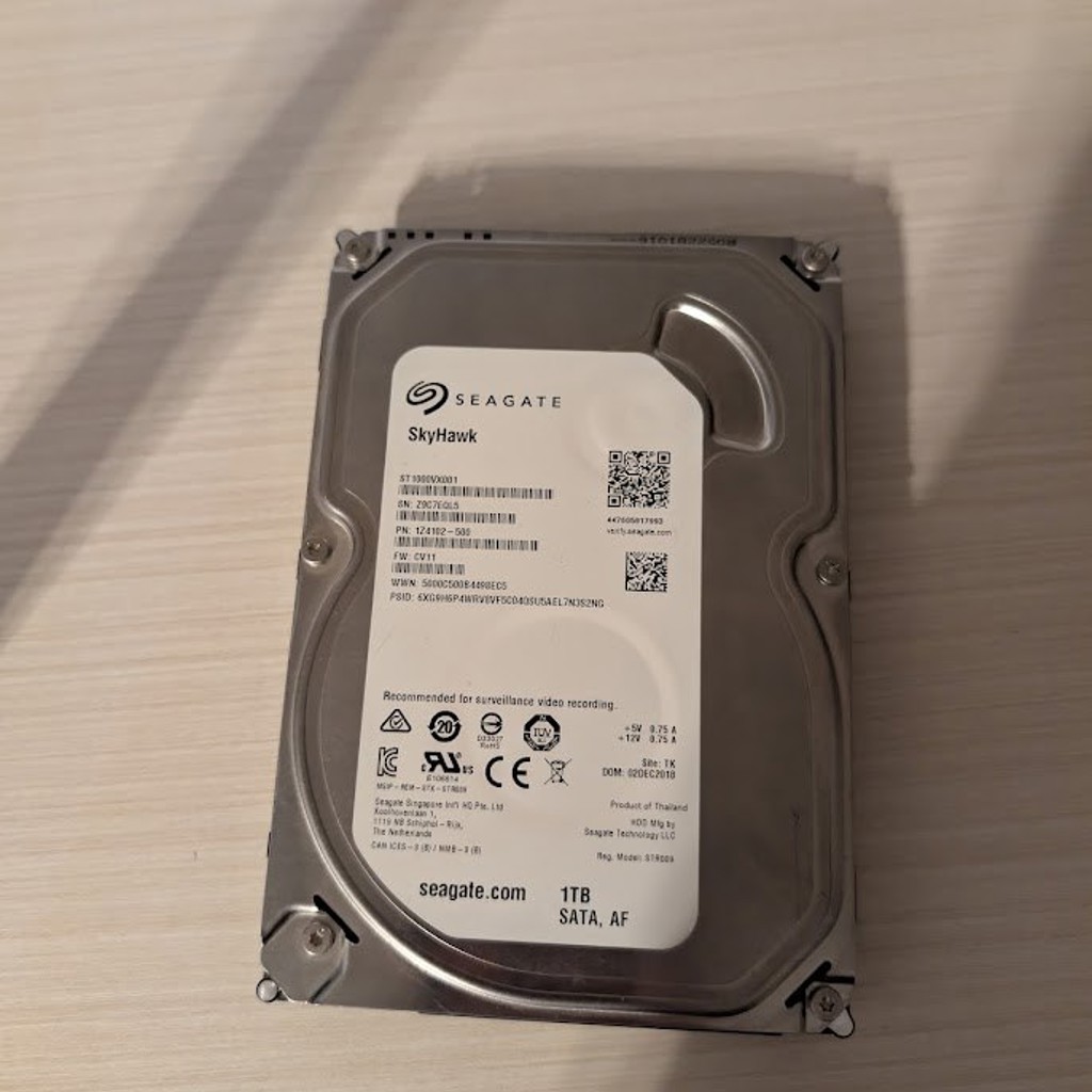 Жесткий диск Seagate Skyhawk