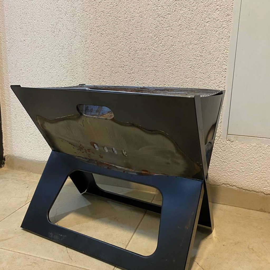 PORTABLE FOLDABLE BBQ
