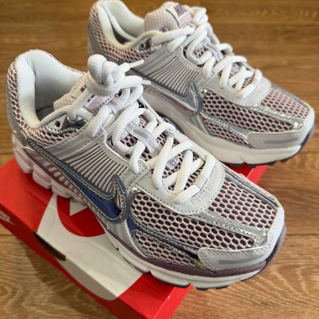 Кроссовки женские Nike Vomero 5