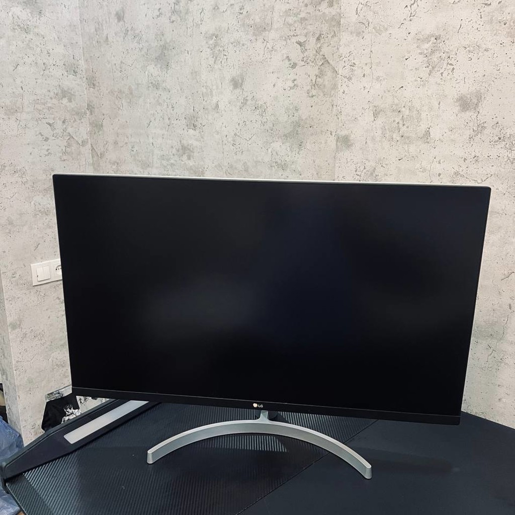 4K-монитор LG 32UN500-W
