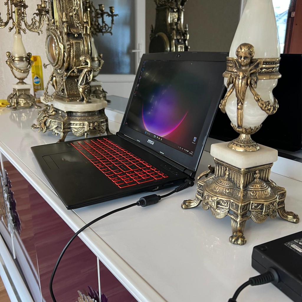 Игровой Ноутбук MSI MS-16JB
