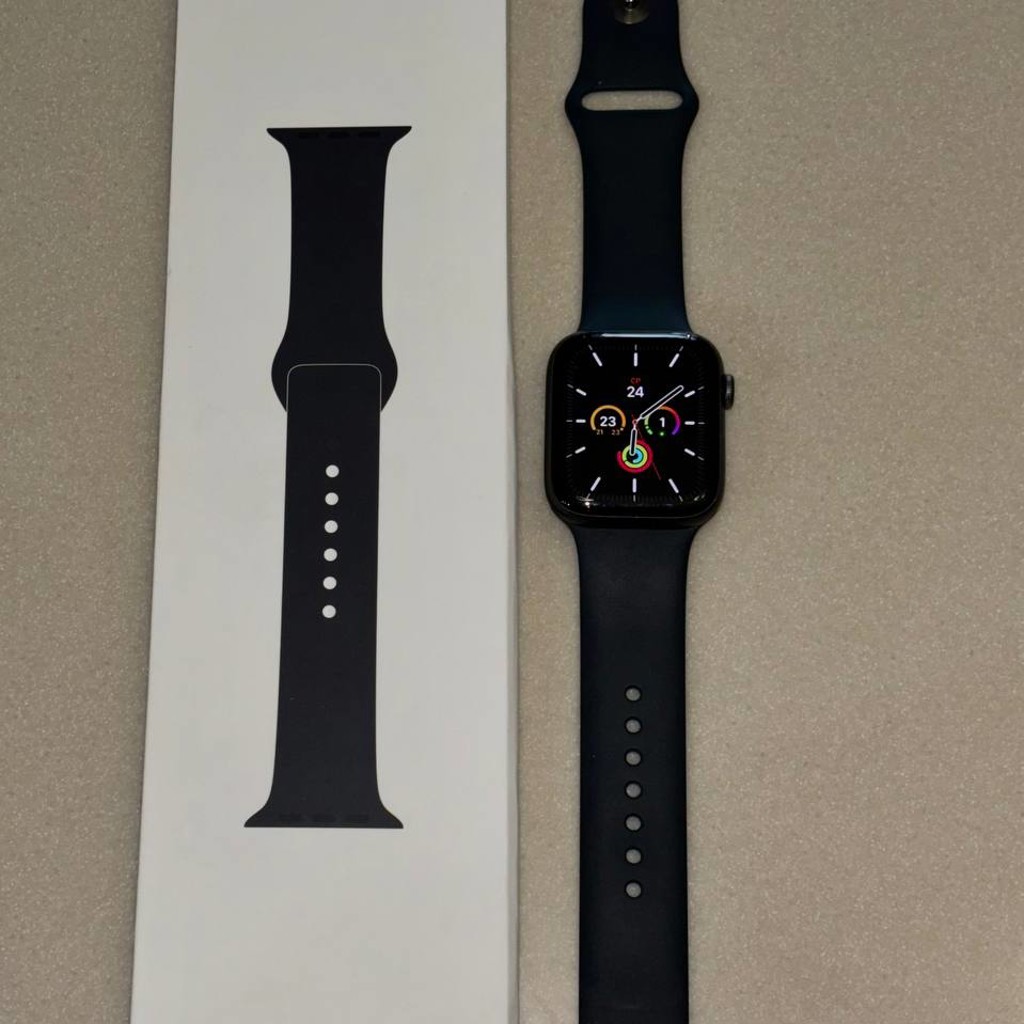 Apple Watch SE 44 мм