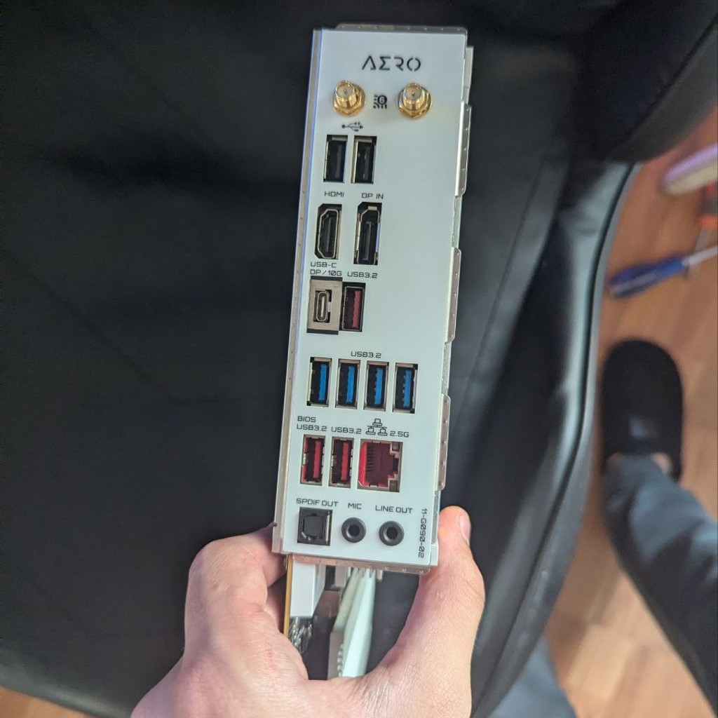 Материнская плата Gigabyte B650 AERO G