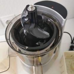 Шнековая соковыжималка Rawmid Vitamin RVJ-02 - фото 3