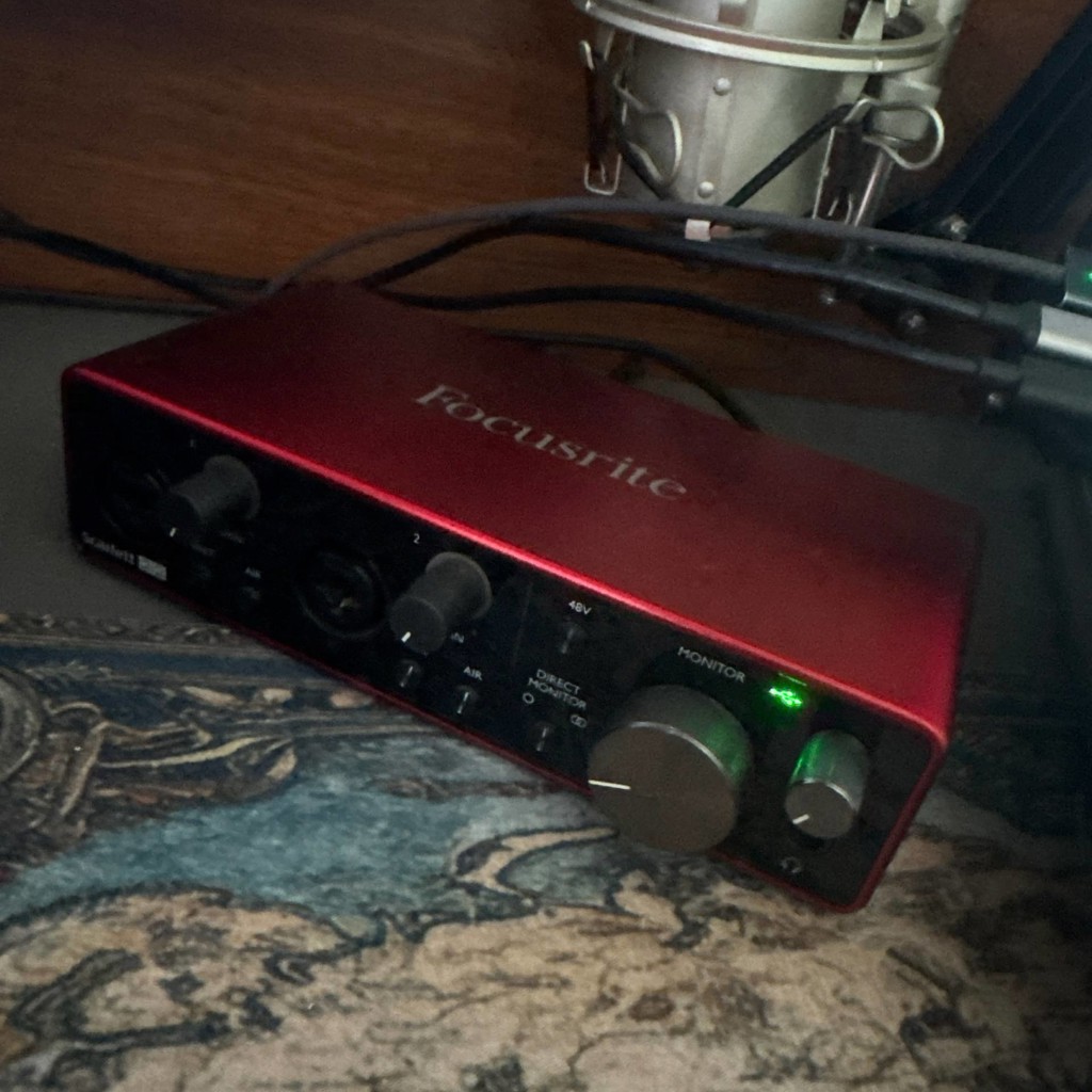 Звуковая карта Focusrite 2i2