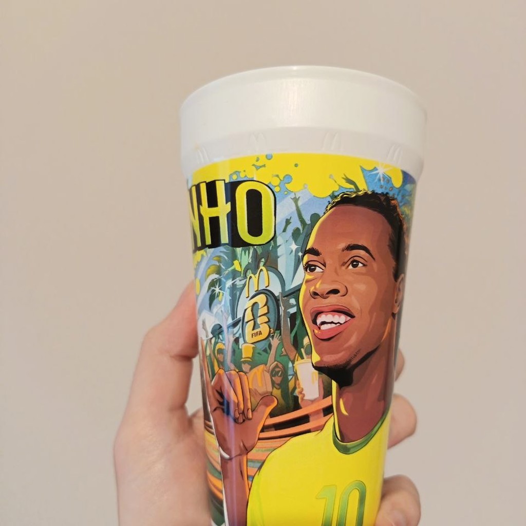 Стакан из Mcdonald's с Роналдиньо