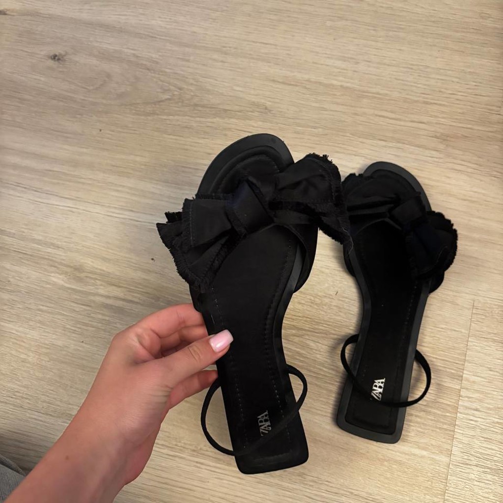 Босоножки Zara