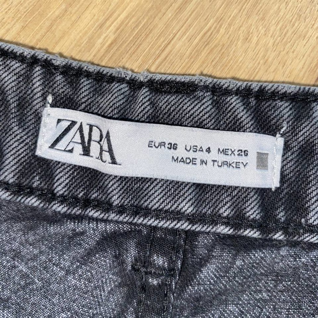 Джинсы Zara