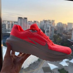 Nike Winflo 11 Prm Hyper Crimson / Safety Orange - фото 2