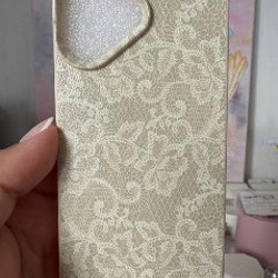 Чехол на iPhone 16 - фото 5
