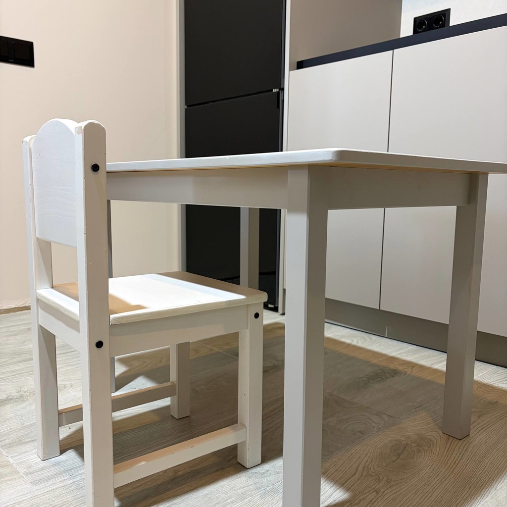 Деревянные детские стол и стул IKEA SUNDVIK