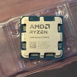 AMD Ryzen 7 9700X - фото 1