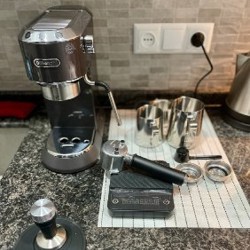 Рожковая кофемашина DeLonghi Dedica EC885.GY - фото 5