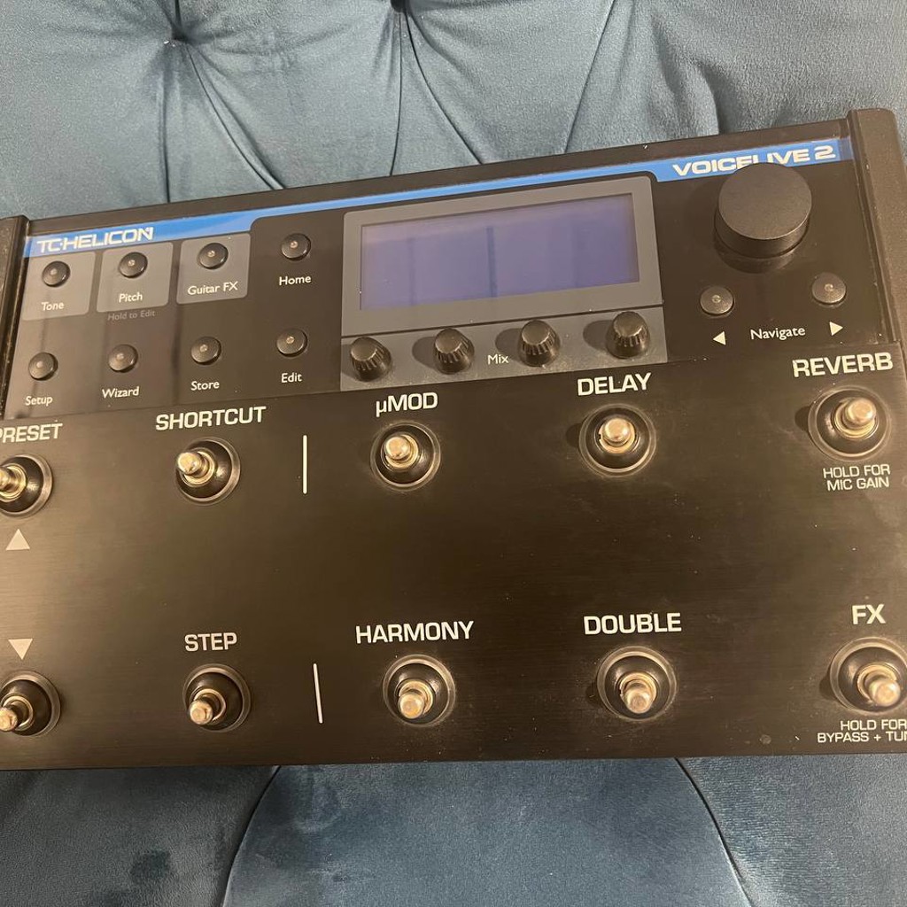Вокальный процессор TC-HELICON VOICELIVE 2