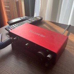 Звуковая карта Focusrite Scarlett Solo - фото 1