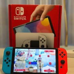 Игровая консоль Nintendo Switch OLED - фото 1