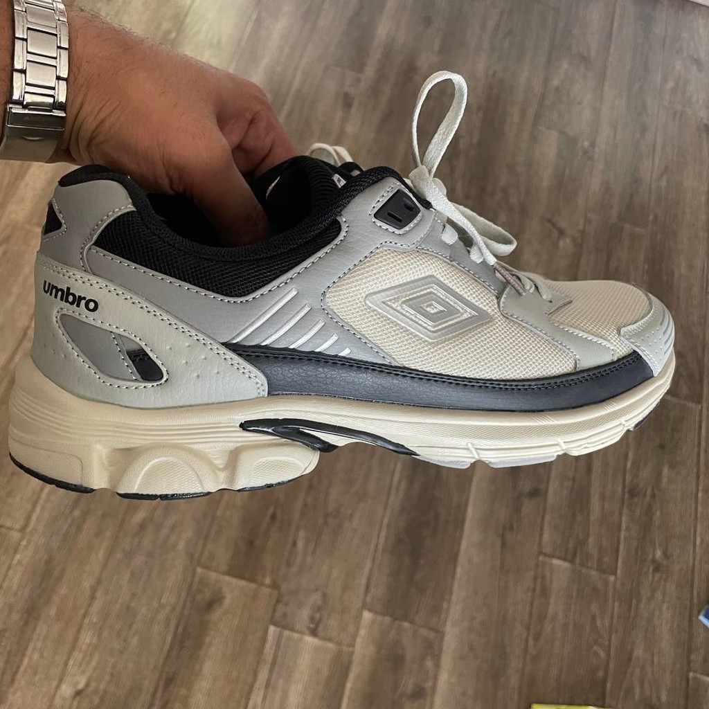 Кроссовки Umbro
